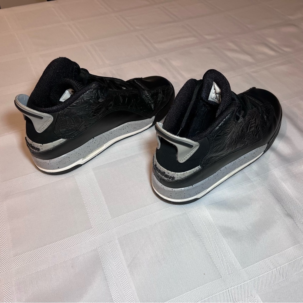 Youth Air Jordans Dub Zero GS Sneakers - Picture 10 of 15